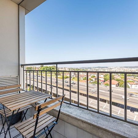 Dragon Stadium Studio W Balcony By Lovelystay OOporto Exteriör bild
